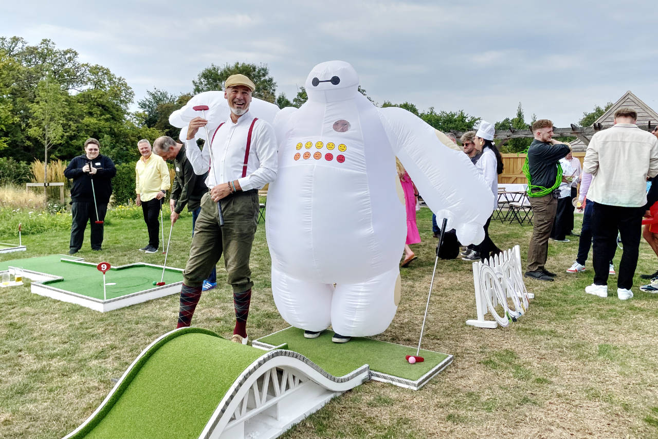 Rackleys Barn Buckinghamshire Corporate events Mobile Crazy Golf