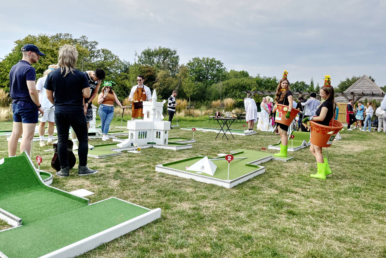 Rackleys Corporate events Buckinghamshire Mobile Crazy Golf