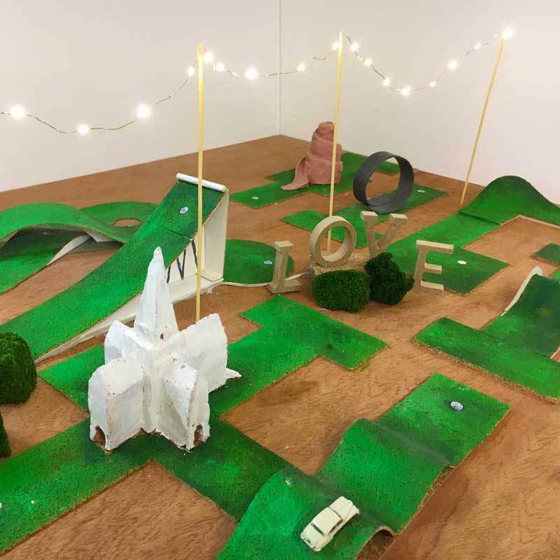 mobile-crazy-golf-scale-model